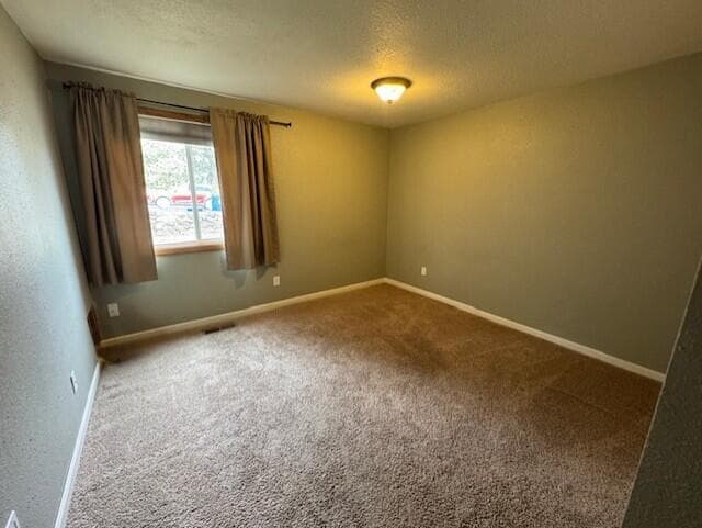 Photo of 1737 NE Wells Acres Road 12 of 22