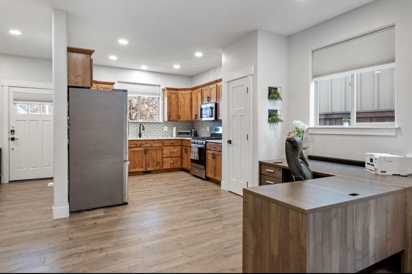 Photo of 63117 De Haviland 5 of 18