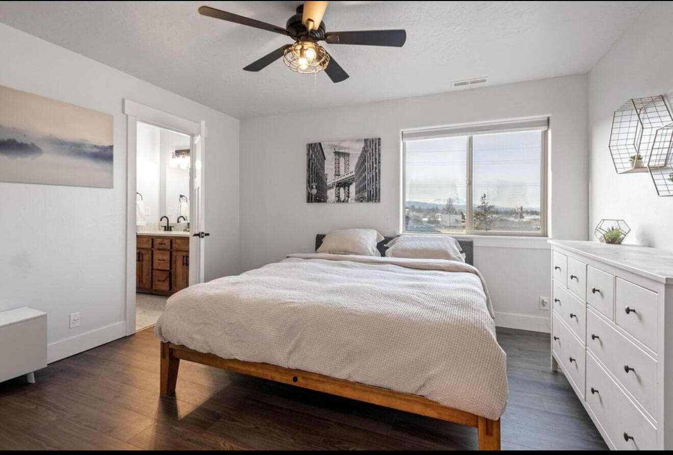 Photo of 63117 De Haviland Court 11 of 18