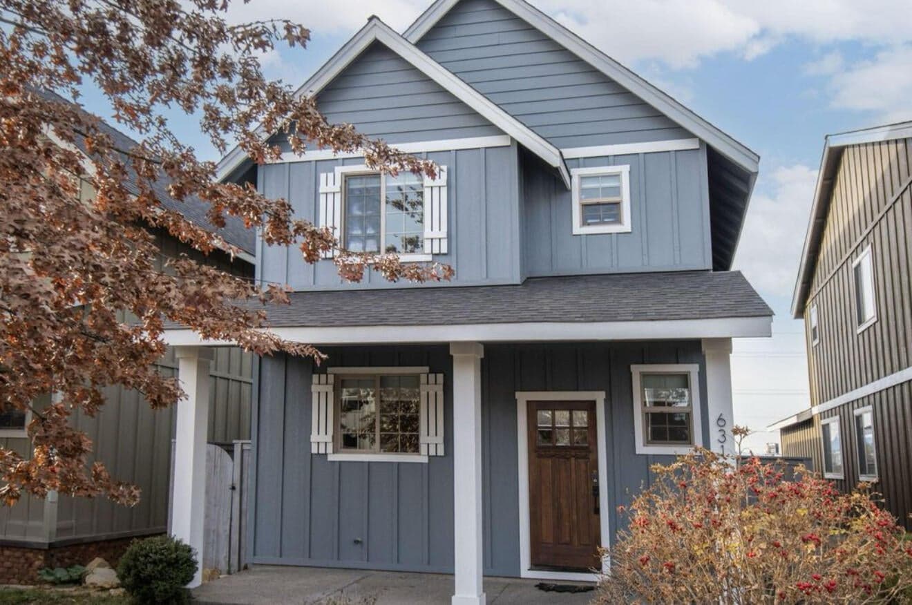 Photo of 63117 De Haviland 1 of 18