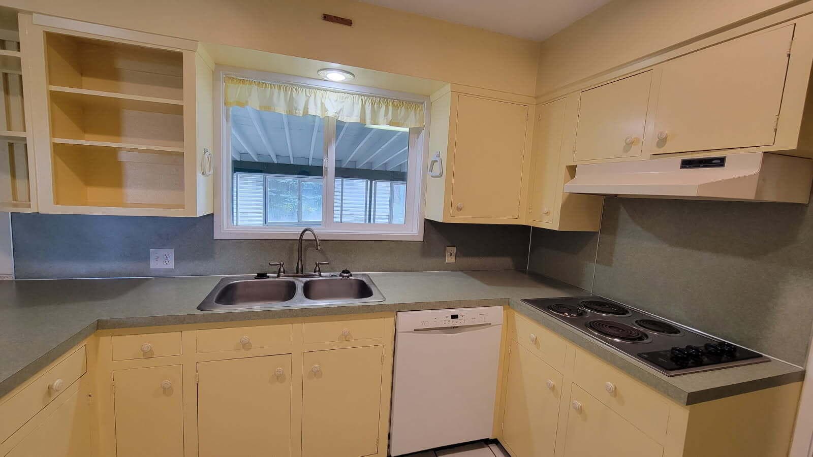 Photo of 320 SW Beaver Street 11 of 32