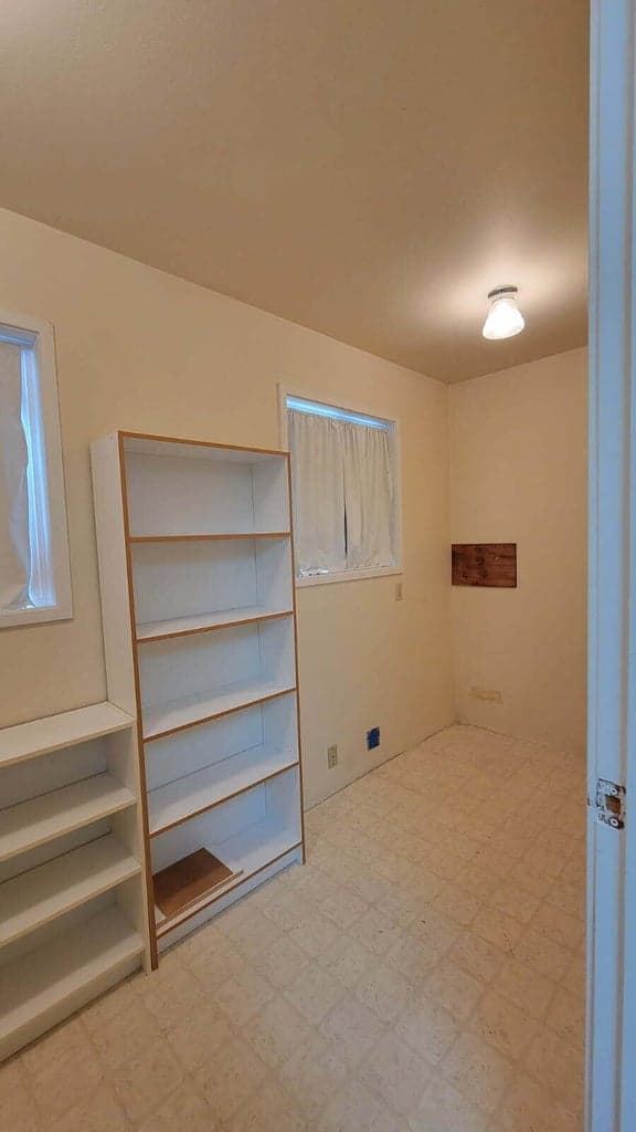 Photo of 320 SW Beaver Street 20 of 32