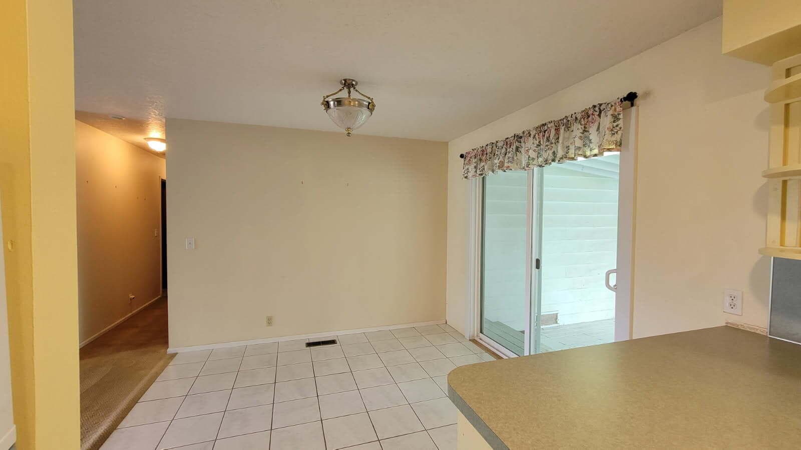 Photo of 320 SW Beaver Street 13 of 32
