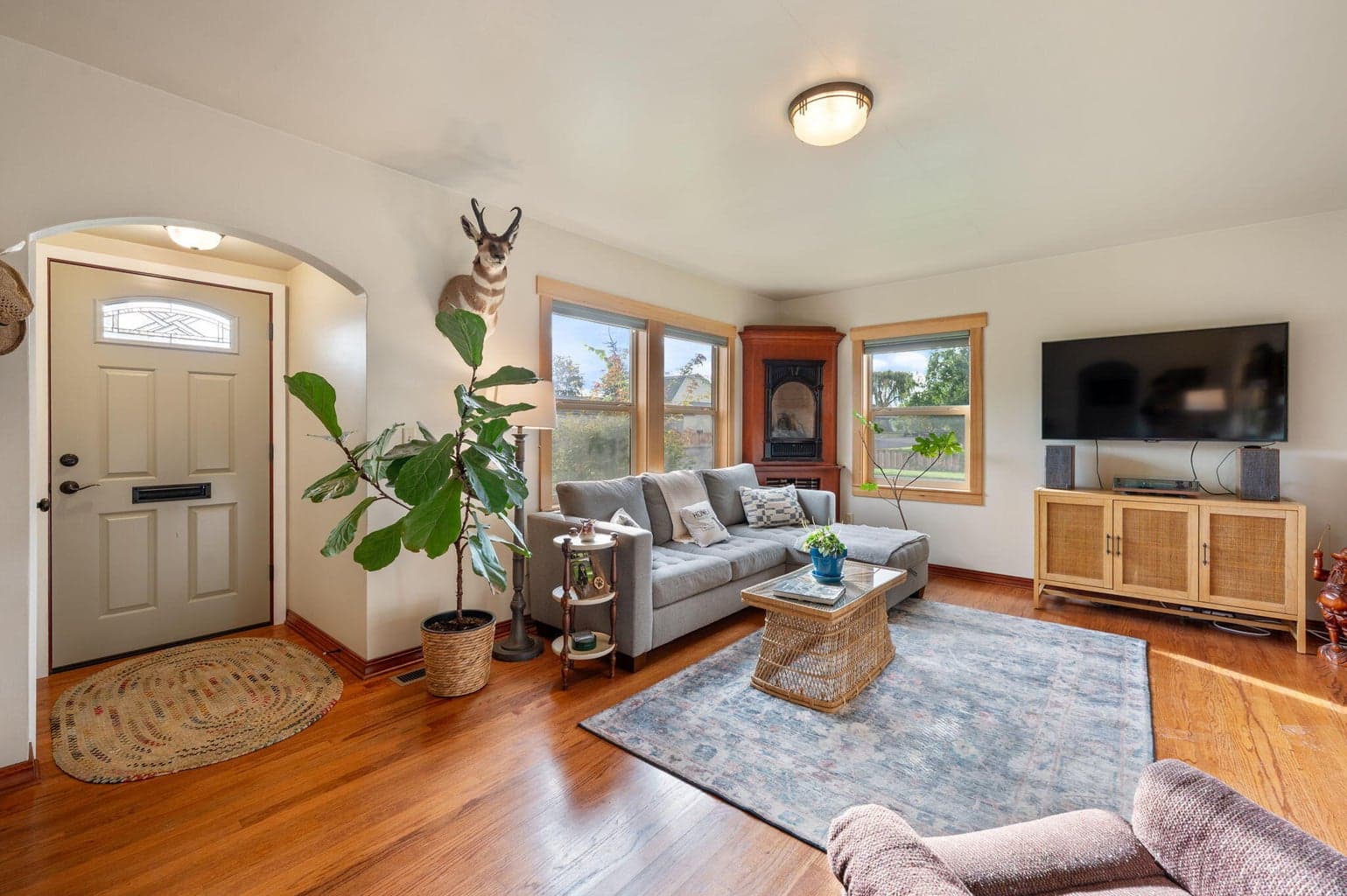 Photo of 555 14th 2 of 24