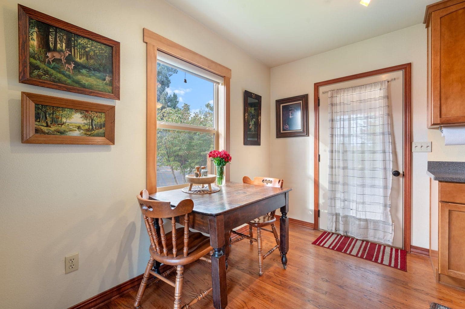 Photo of 555 SW 14th Street 8 of 24
