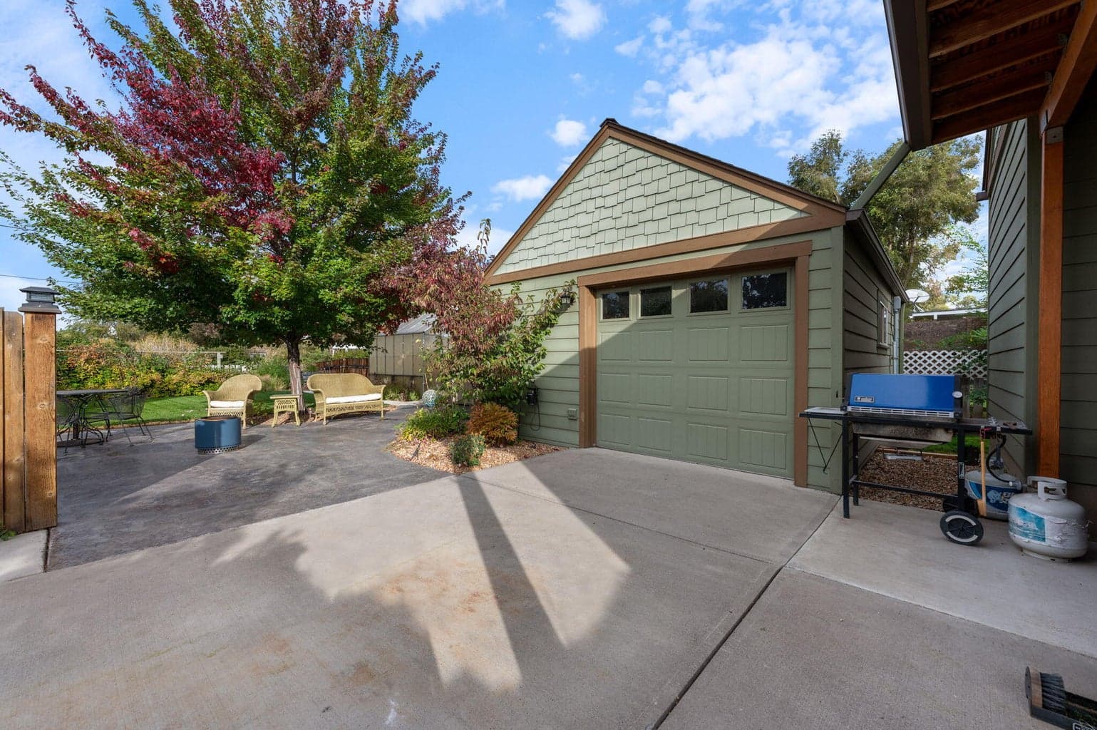 Photo of 555 SW 14th Street 18 of 24