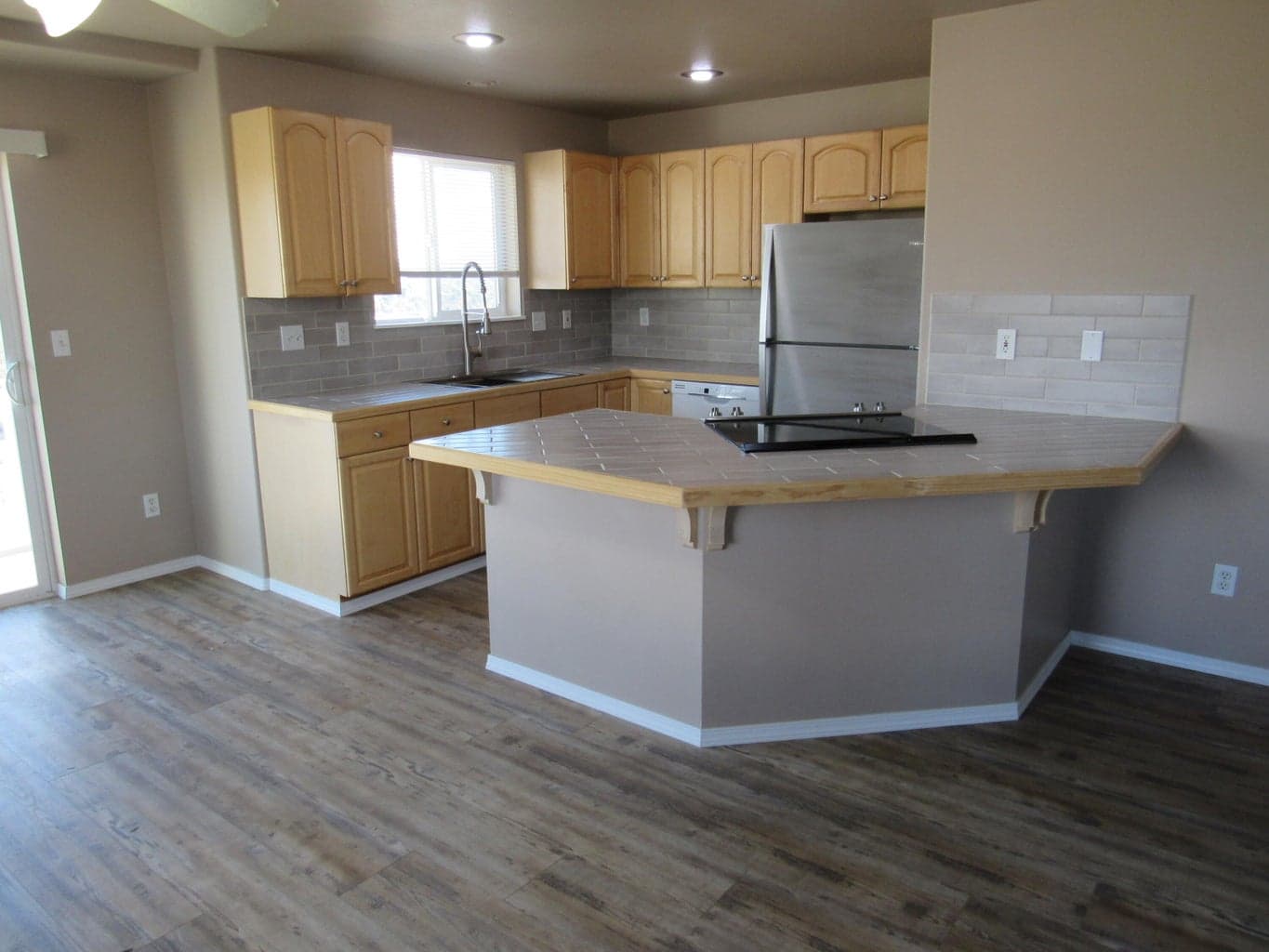 Photo of 495 NE Miller Street 9 of 19