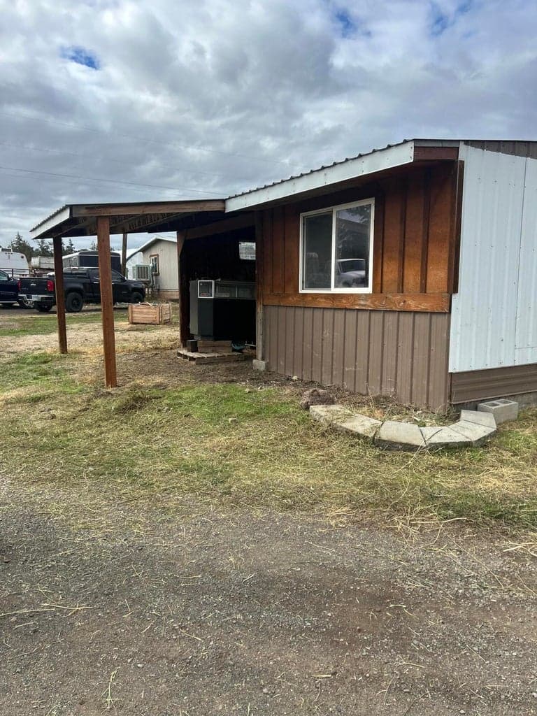 Photo of 205 SE Terrace Avenue 24 of 34
