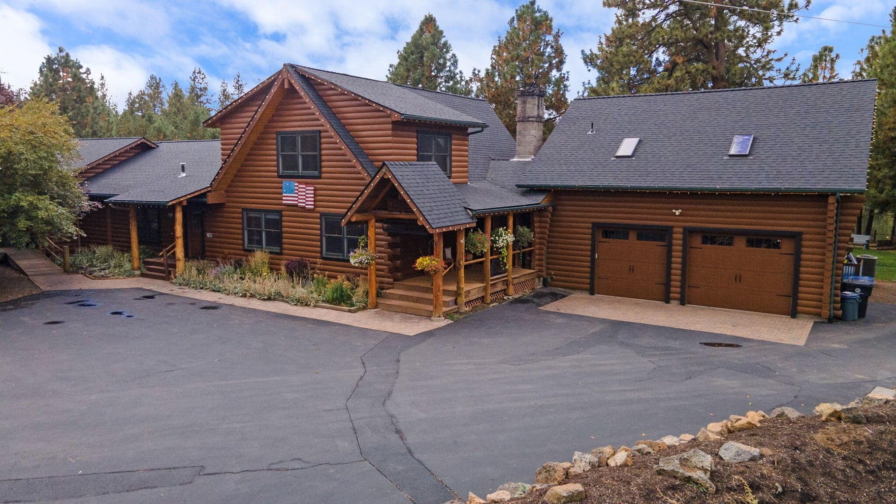 Welcome to Baker Pond Lodge: A private retreat in SW Bend offering exclusive access to Bend's historic Baker Pond and year-round enjoyment just minutes to Westside amenities.