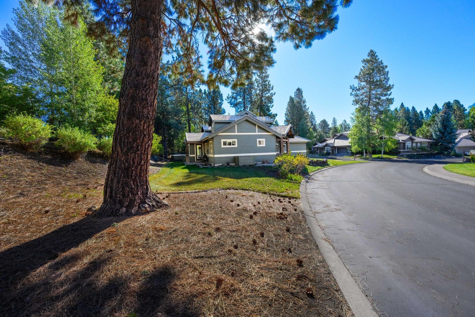 The home sits on a .17/acre lot with nice grassy buffer space around the side and back of the property