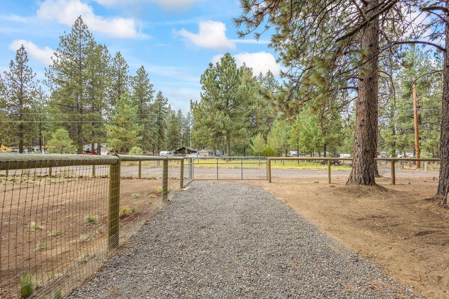 Photo of 60061 Navajo Road 26 of 37