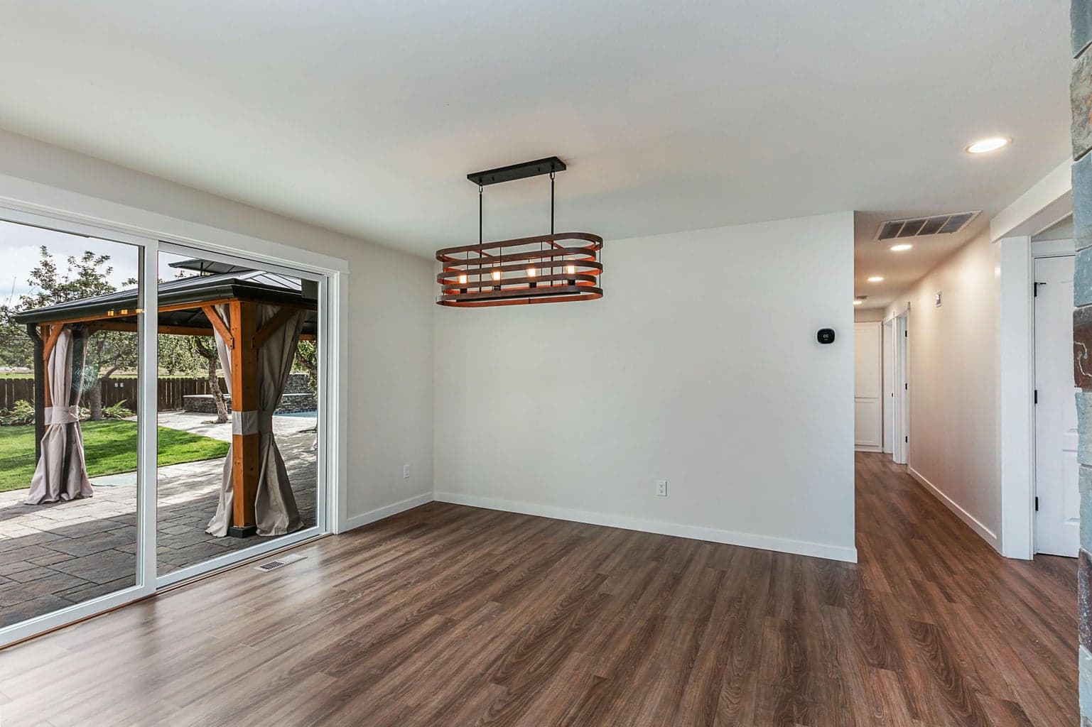 Photo of 198 NE Marmot Lane 16 of 39
