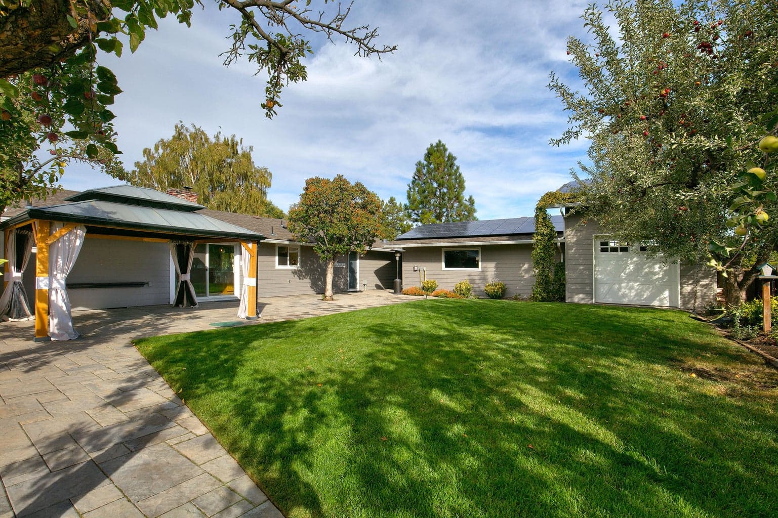 Photo of 198 NE Marmot Lane 17 of 39