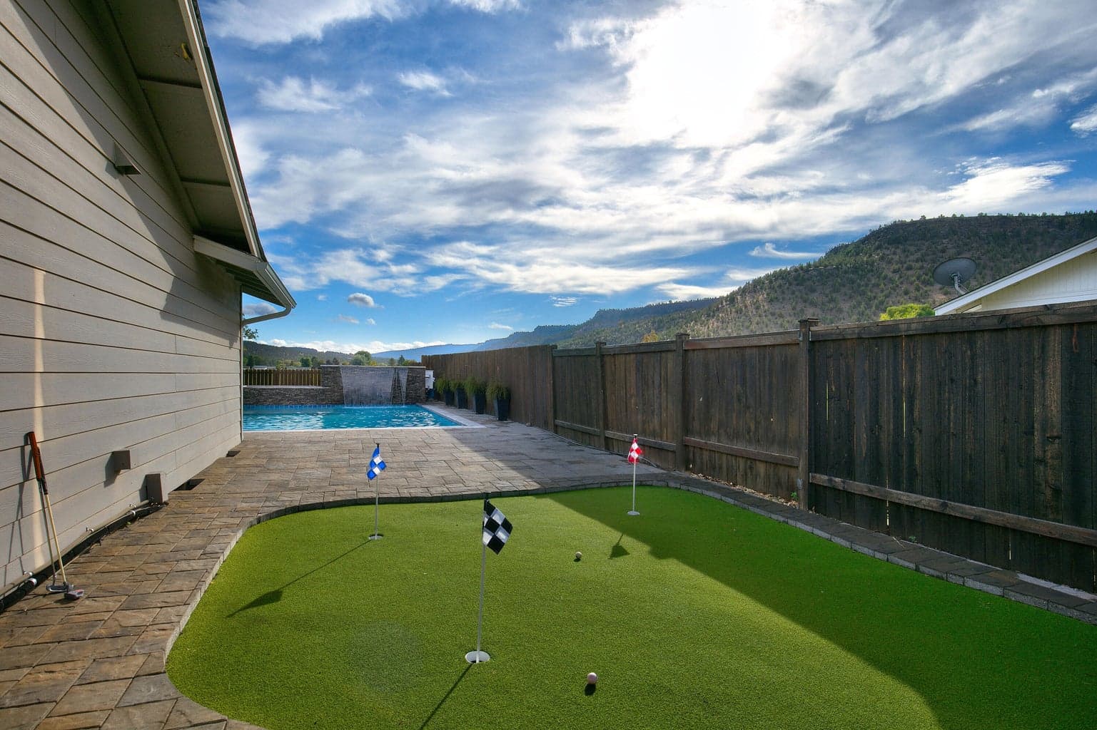Photo of 198 NE Marmot Lane 23 of 39