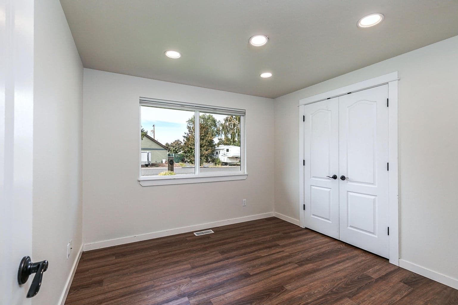 Photo of 198 NE Marmot Lane 31 of 39