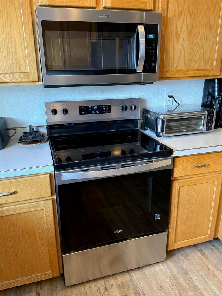 Photo of 735 NE Oak Place 31 of 34