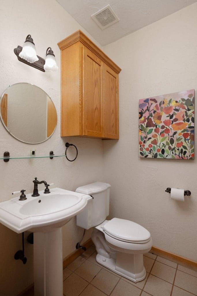 1/2 bath main floor