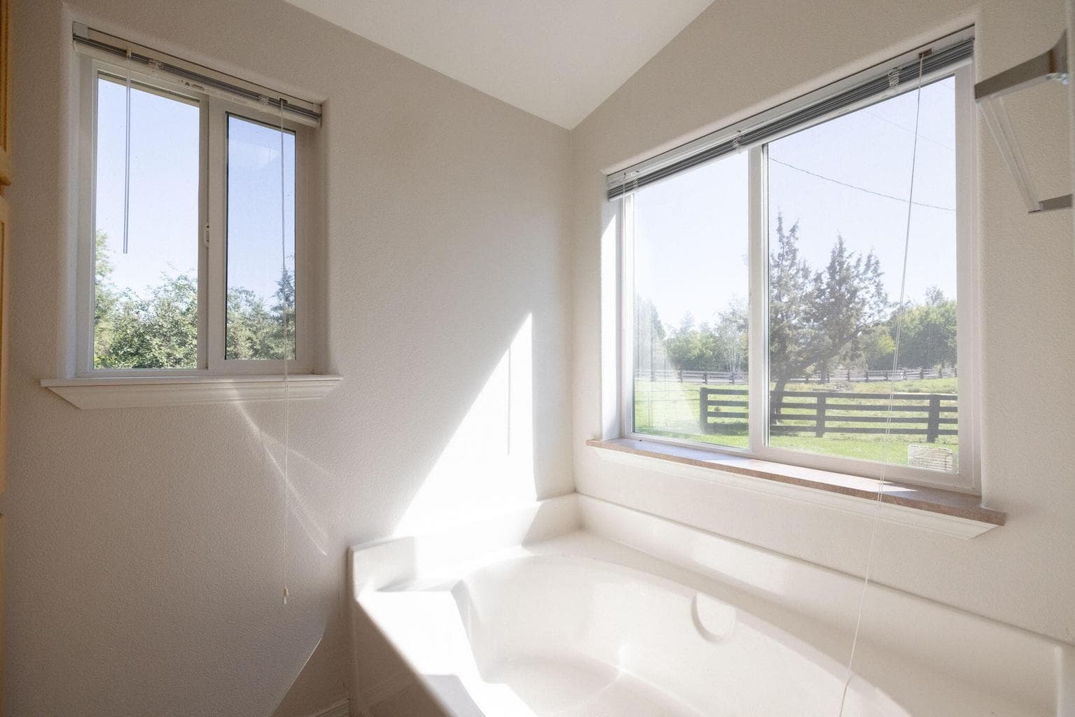 soaking tub