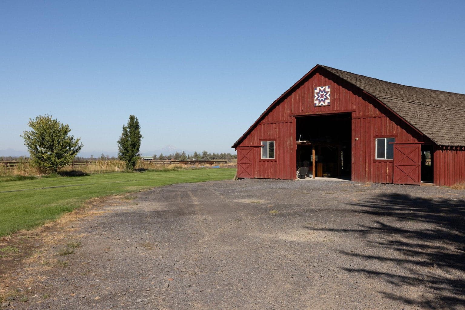 40x70 barn w/ cement floor