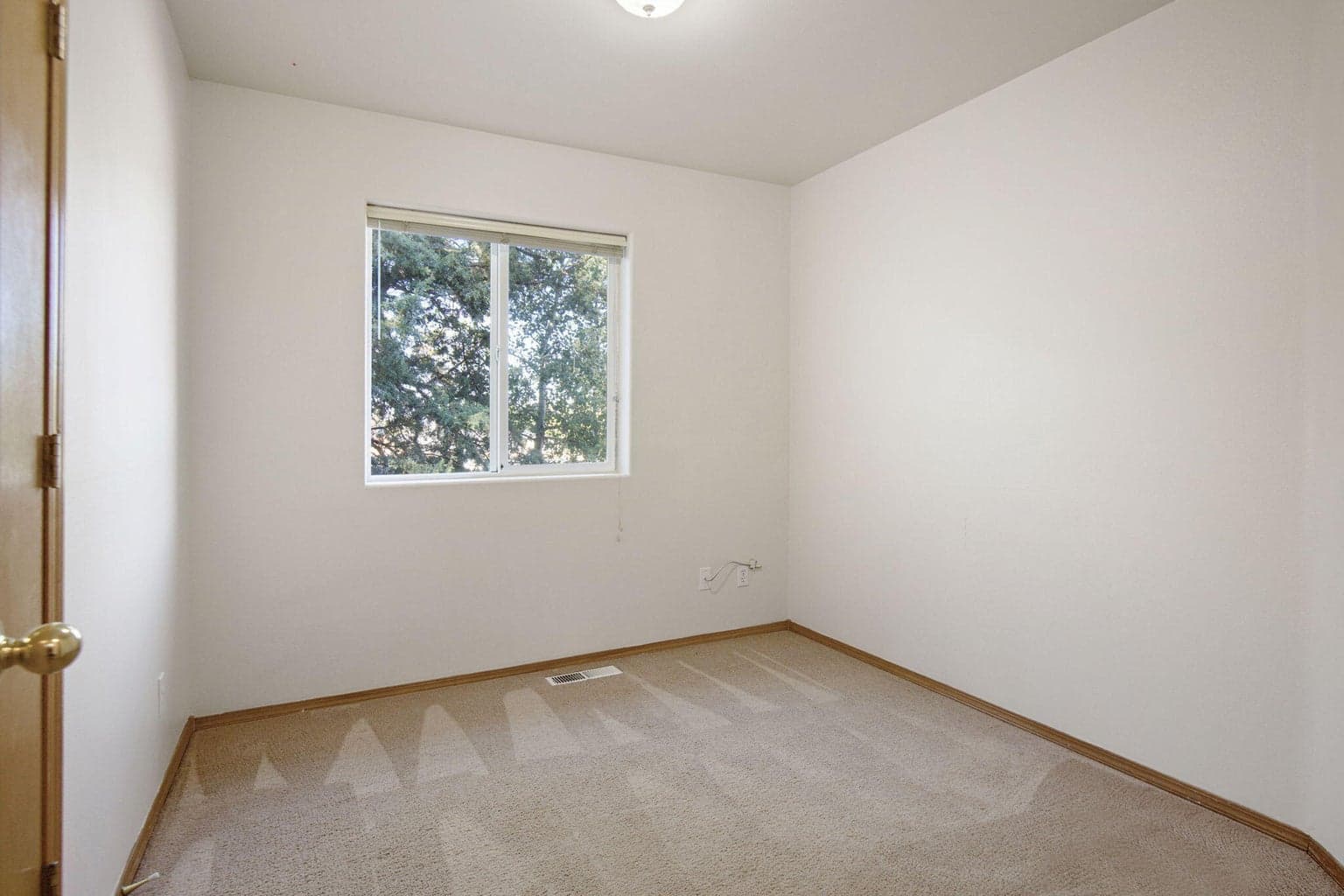 Photo of 1473 NE Mable Court 16 of 25