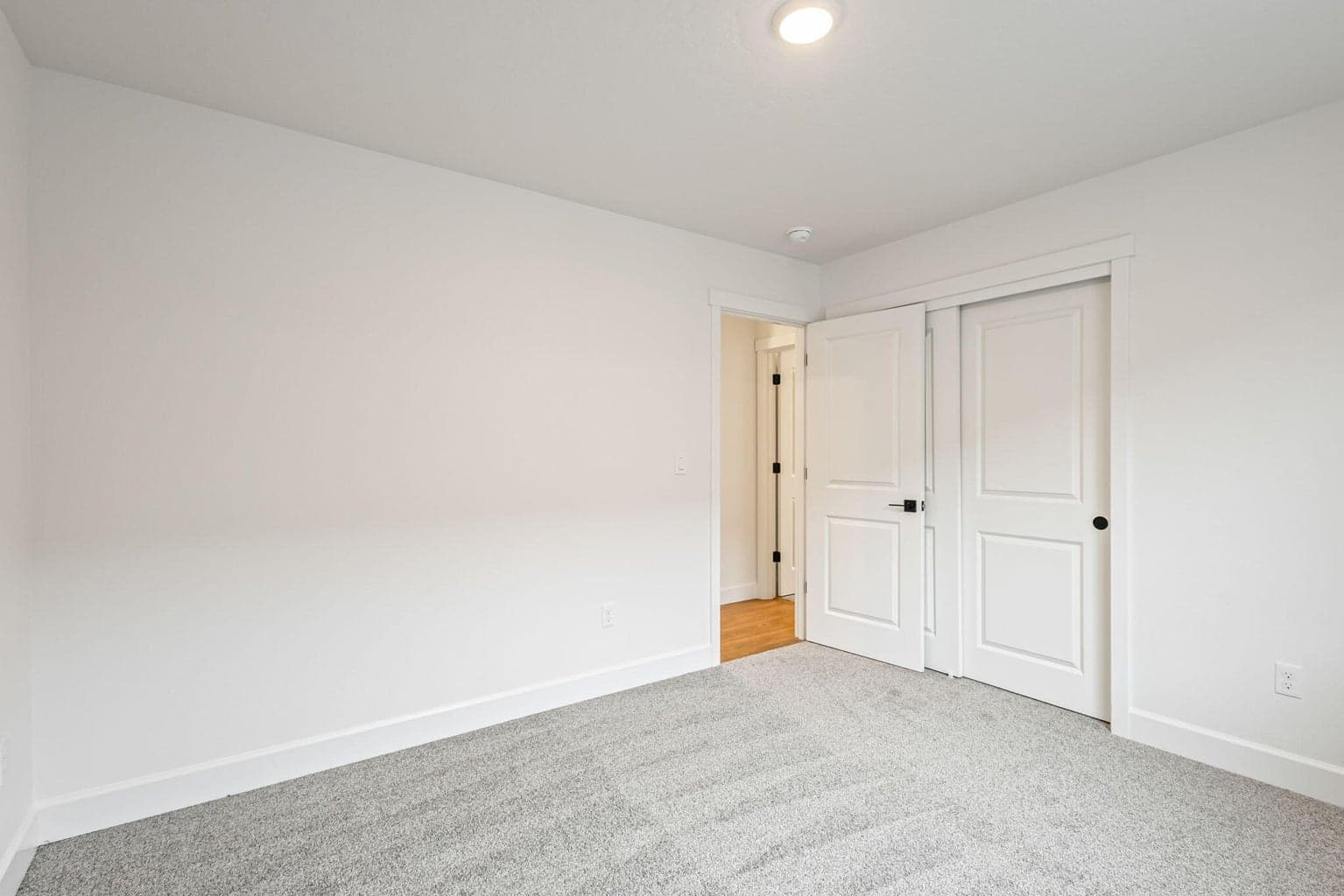 Photo of 1178 NW Varnish Avenue 19 of 24