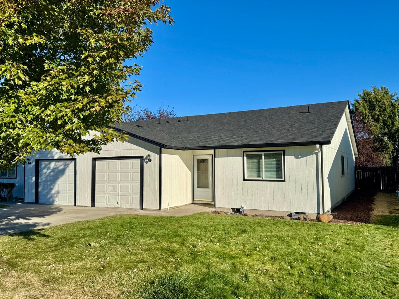 Photo of 609 Larch 2 of 14