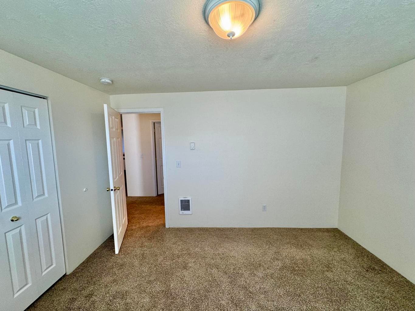 Photo of 609 NE Larch Avenue 11 of 14