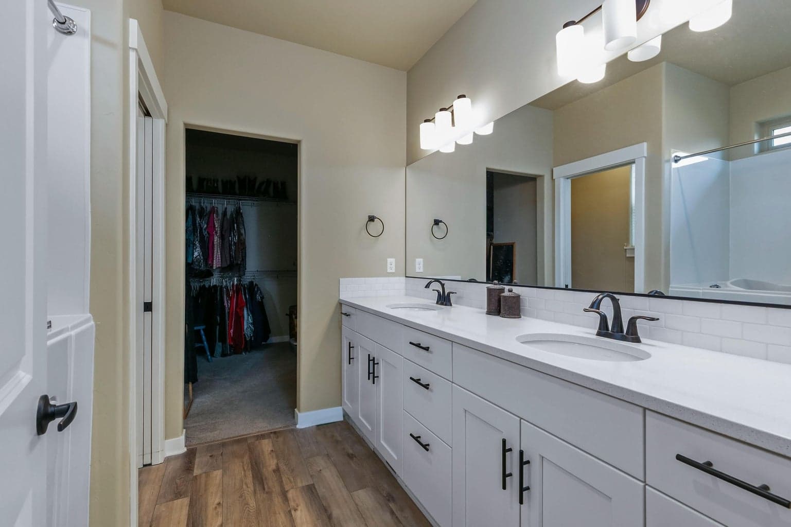 Photo of 1071 NE Sunrise Street 8 of 19