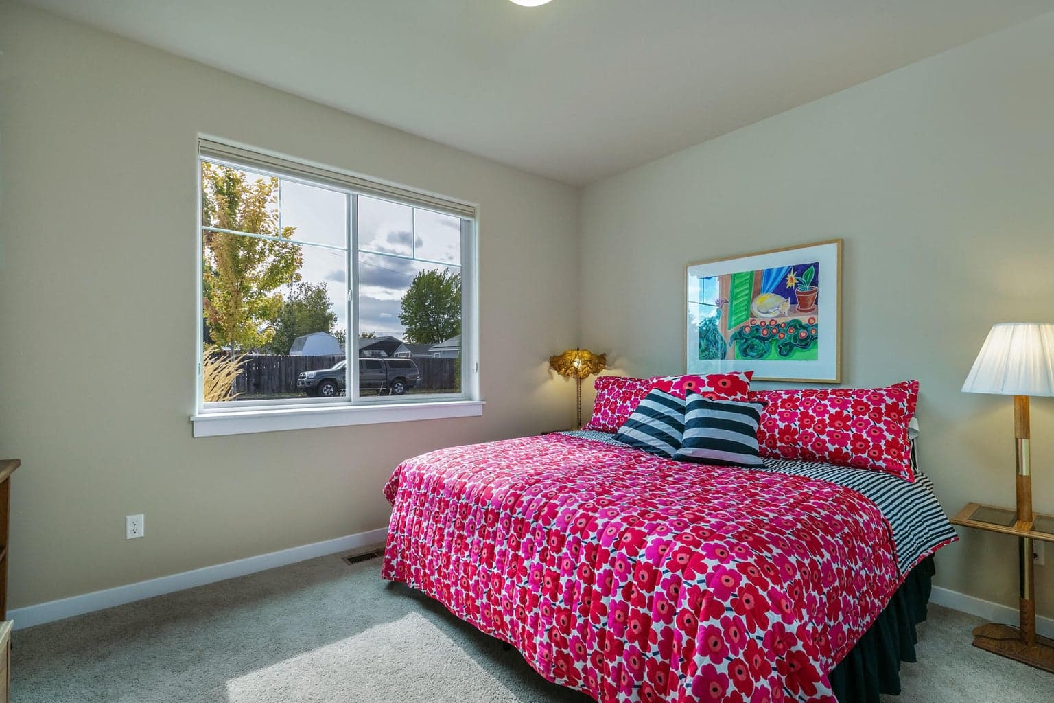 Photo of 1071 NE Sunrise Street 10 of 19
