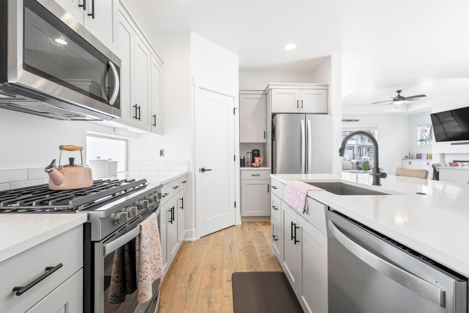 Photo of 4605 SW 36th Street 11 of 35