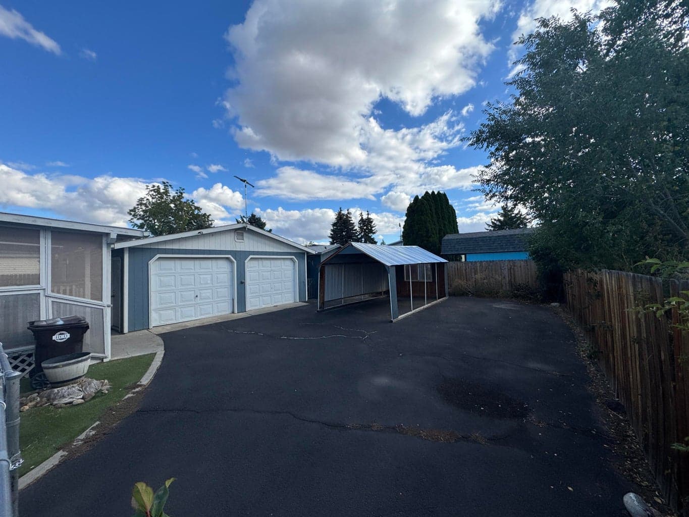 Photo of 1818 NW Fir Avenue 21 of 35