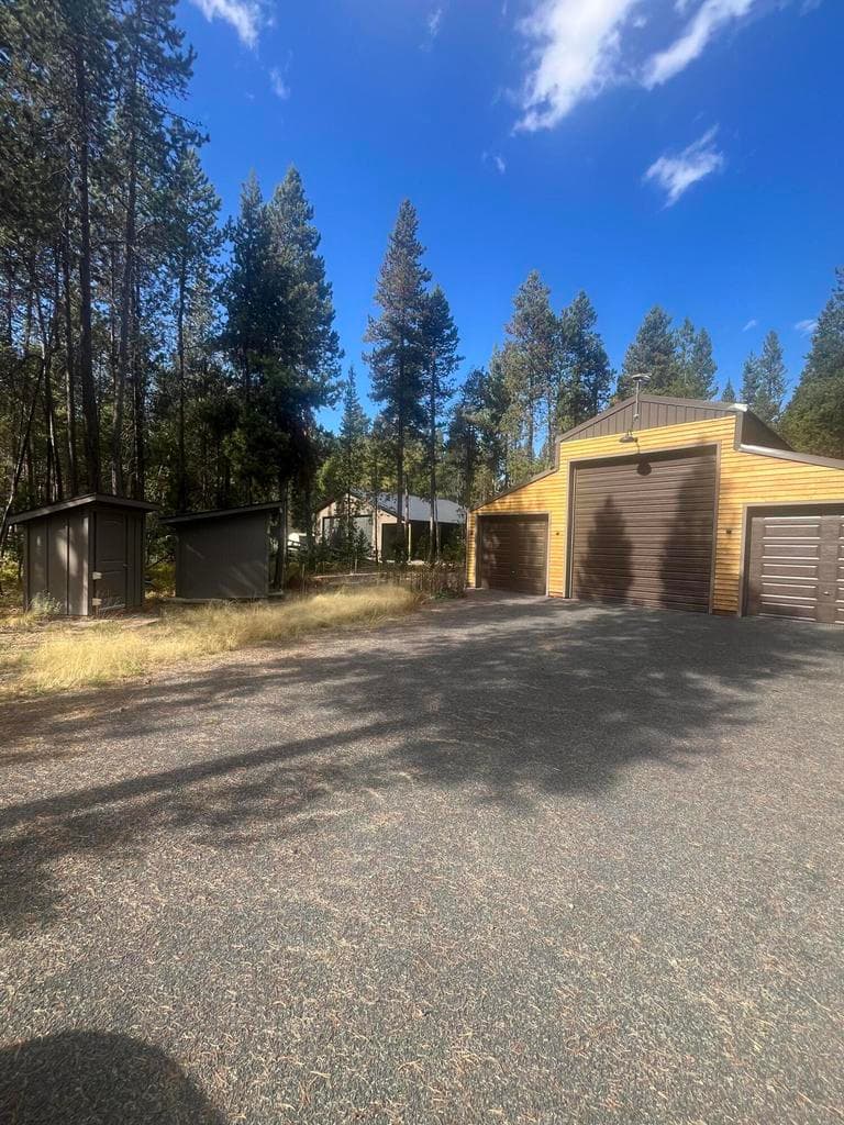 Photo of 17322 Kingsburg 5 of 12