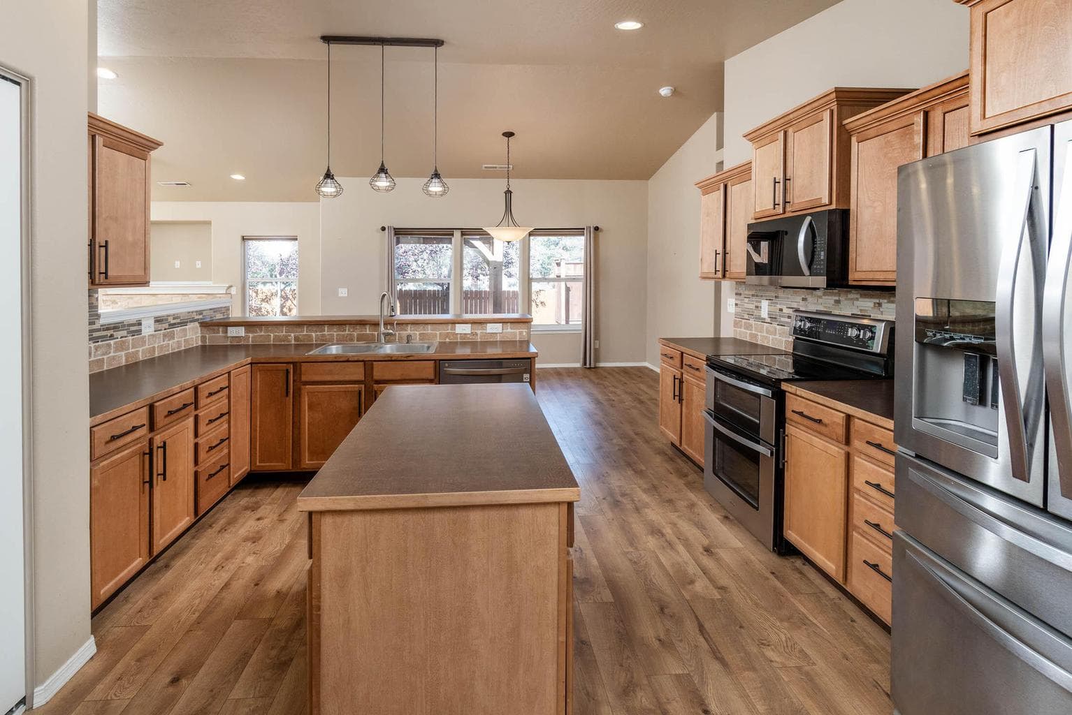 Fantastic kitchen for preparing meals and socializing