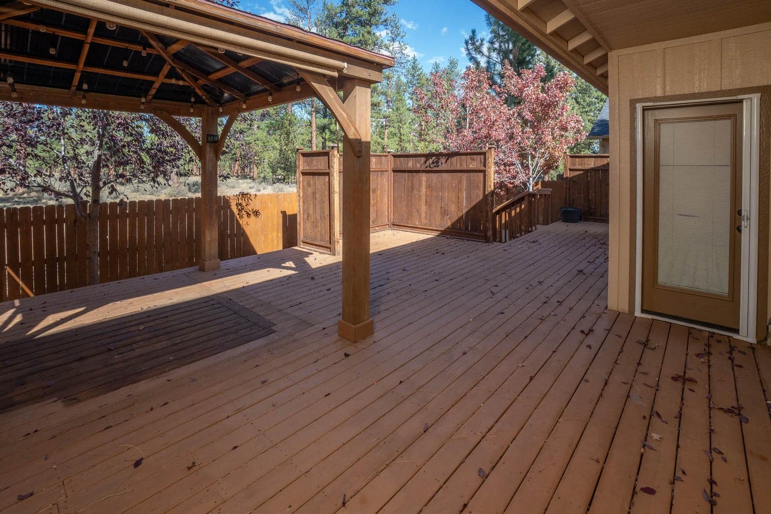 Private rear deck without a step from the house. Large quality gazebo.