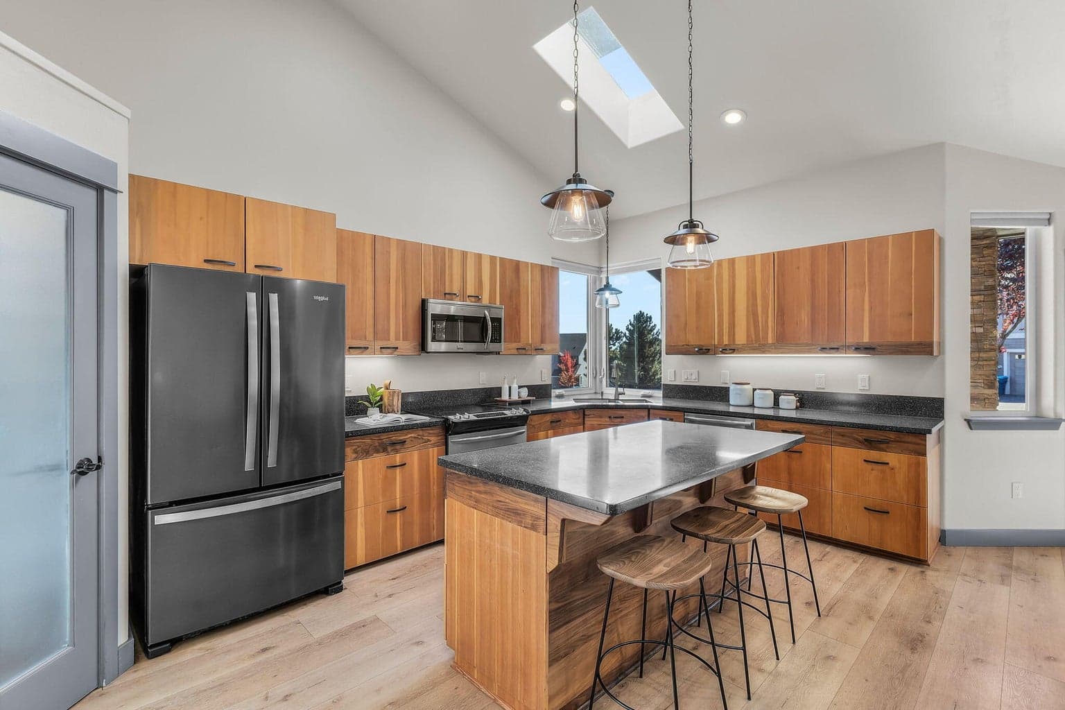 Photo of 458 NW Princess Court 6 of 57