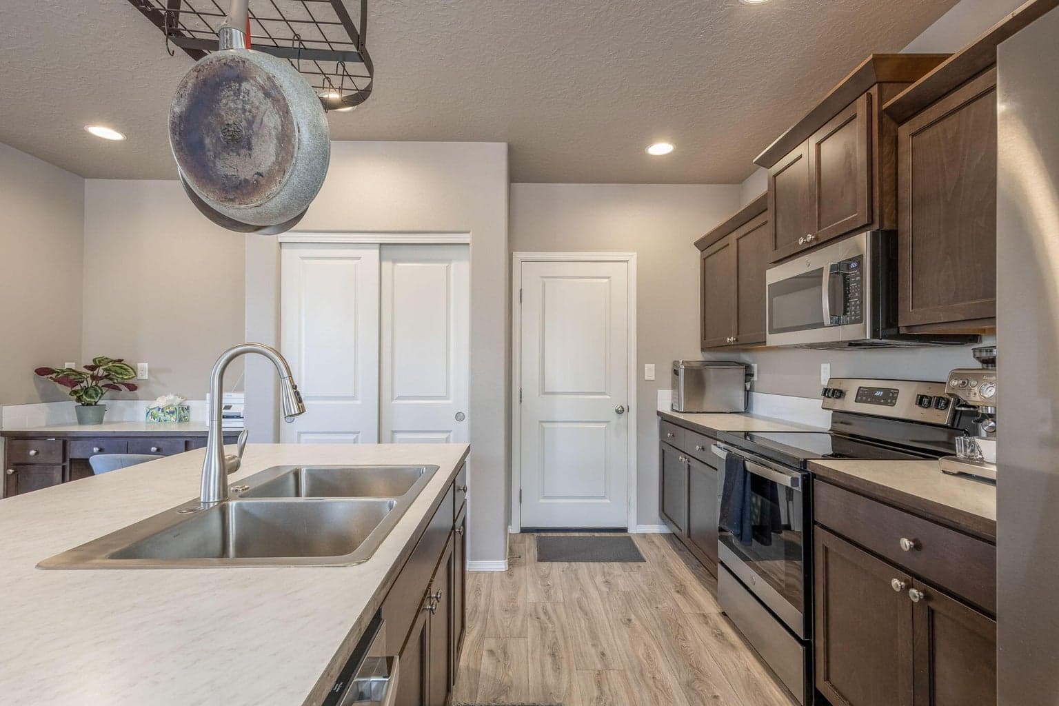 Photo of 2535 NW Upas Way 9 of 33