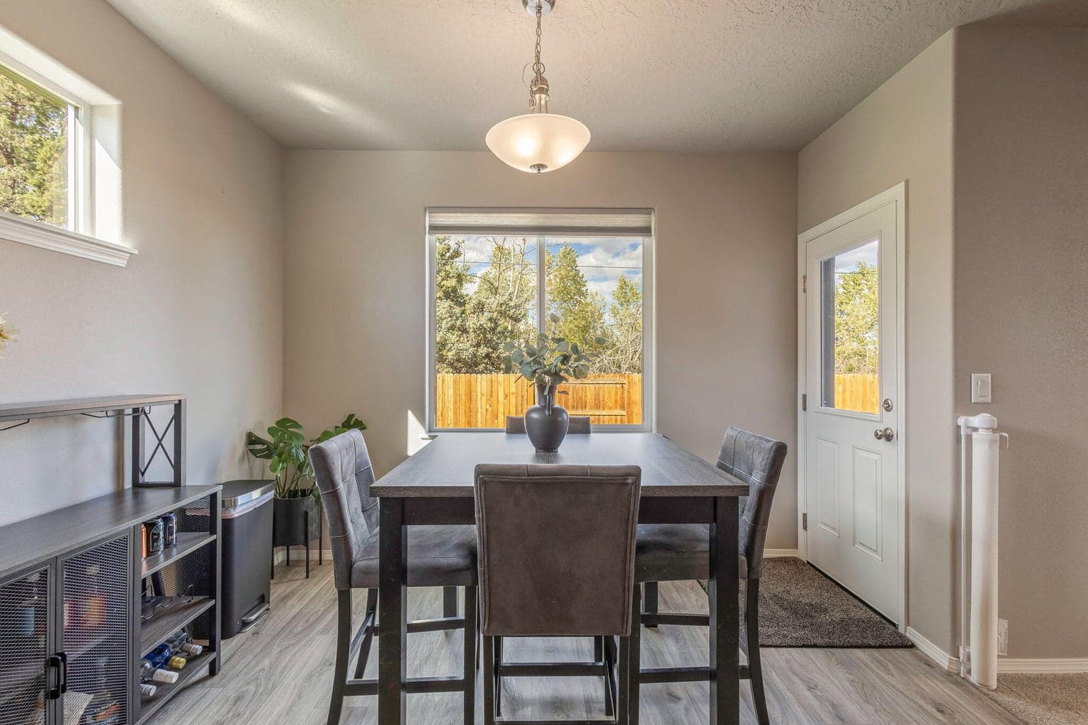 Photo of 2535 NW Upas Way 10 of 33