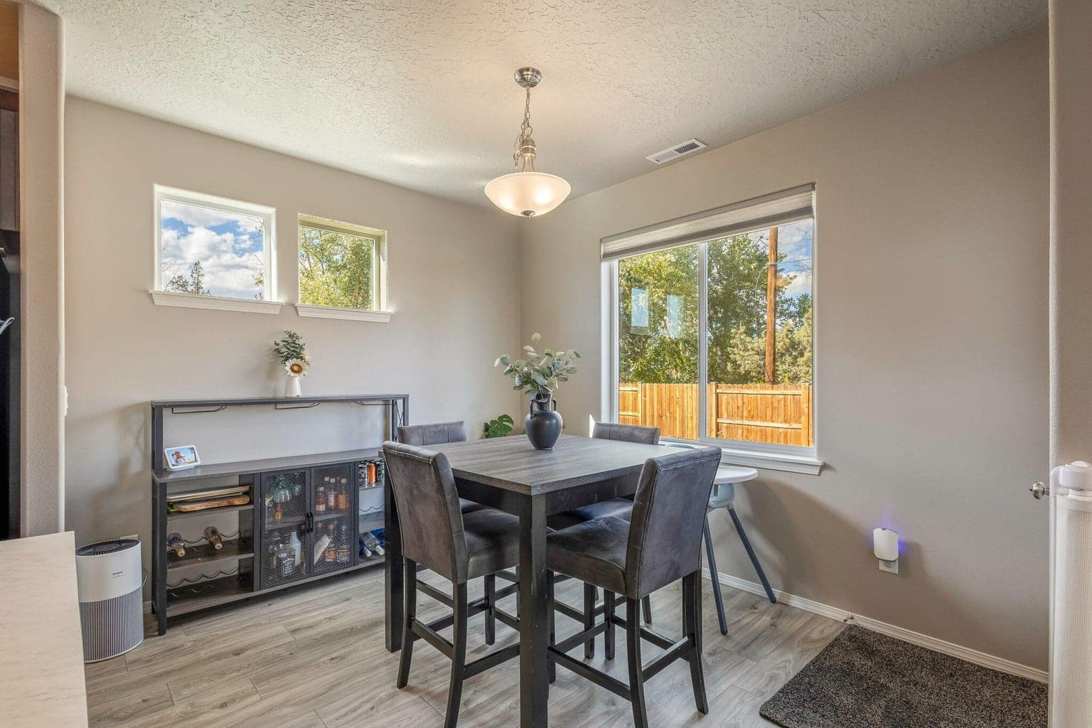 Photo of 2535 NW Upas Way 11 of 33