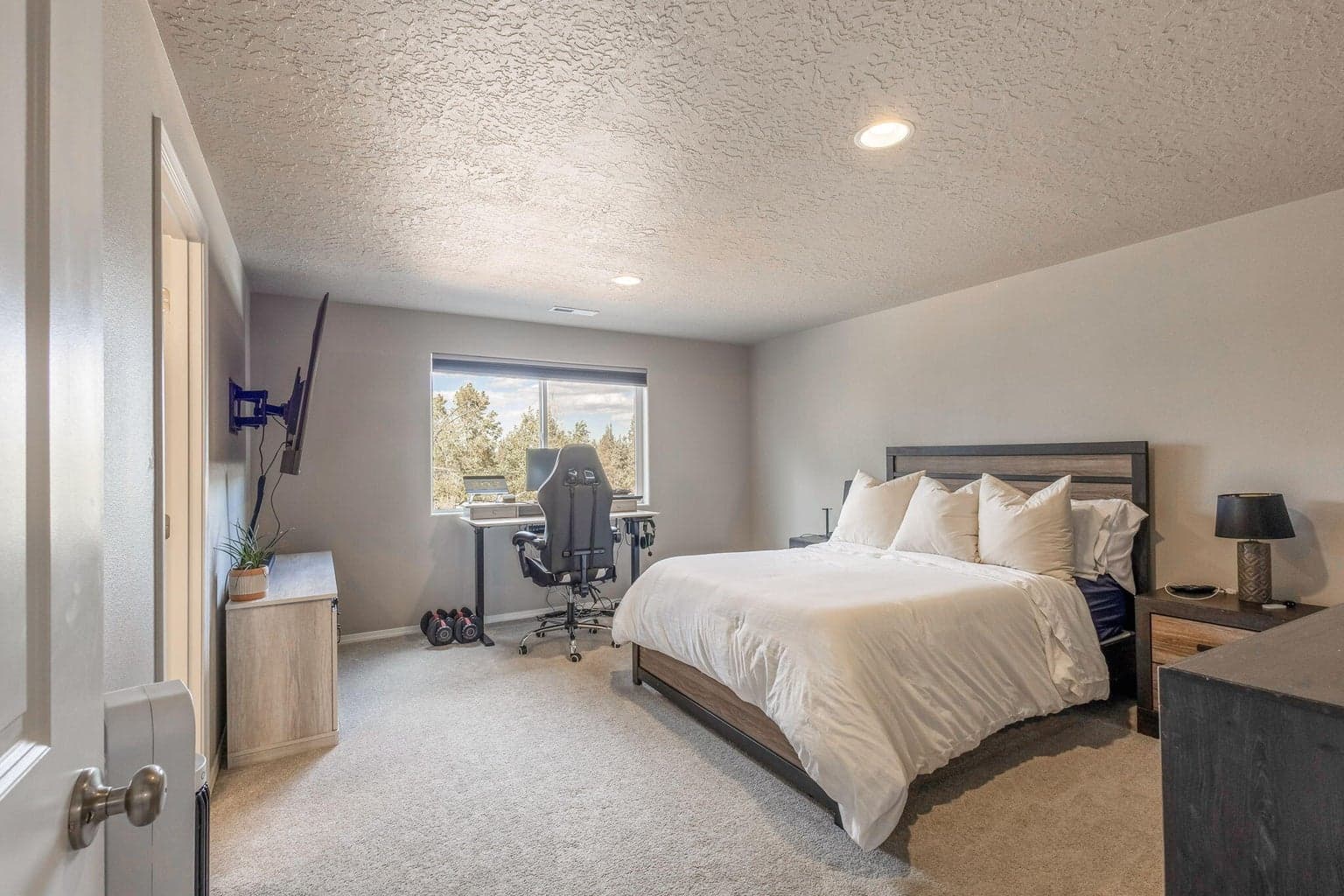 Photo of 2535 NW Upas Way 13 of 33