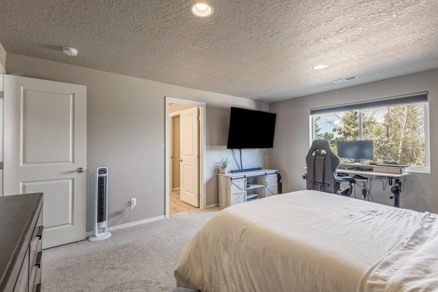 Photo of 2535 NW Upas Way 14 of 33