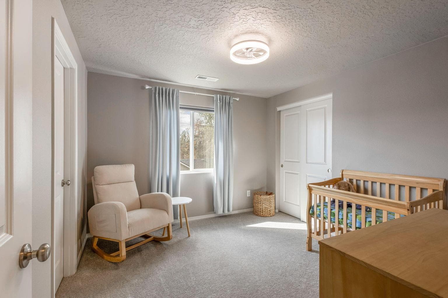 Photo of 2535 NW Upas Way 17 of 33