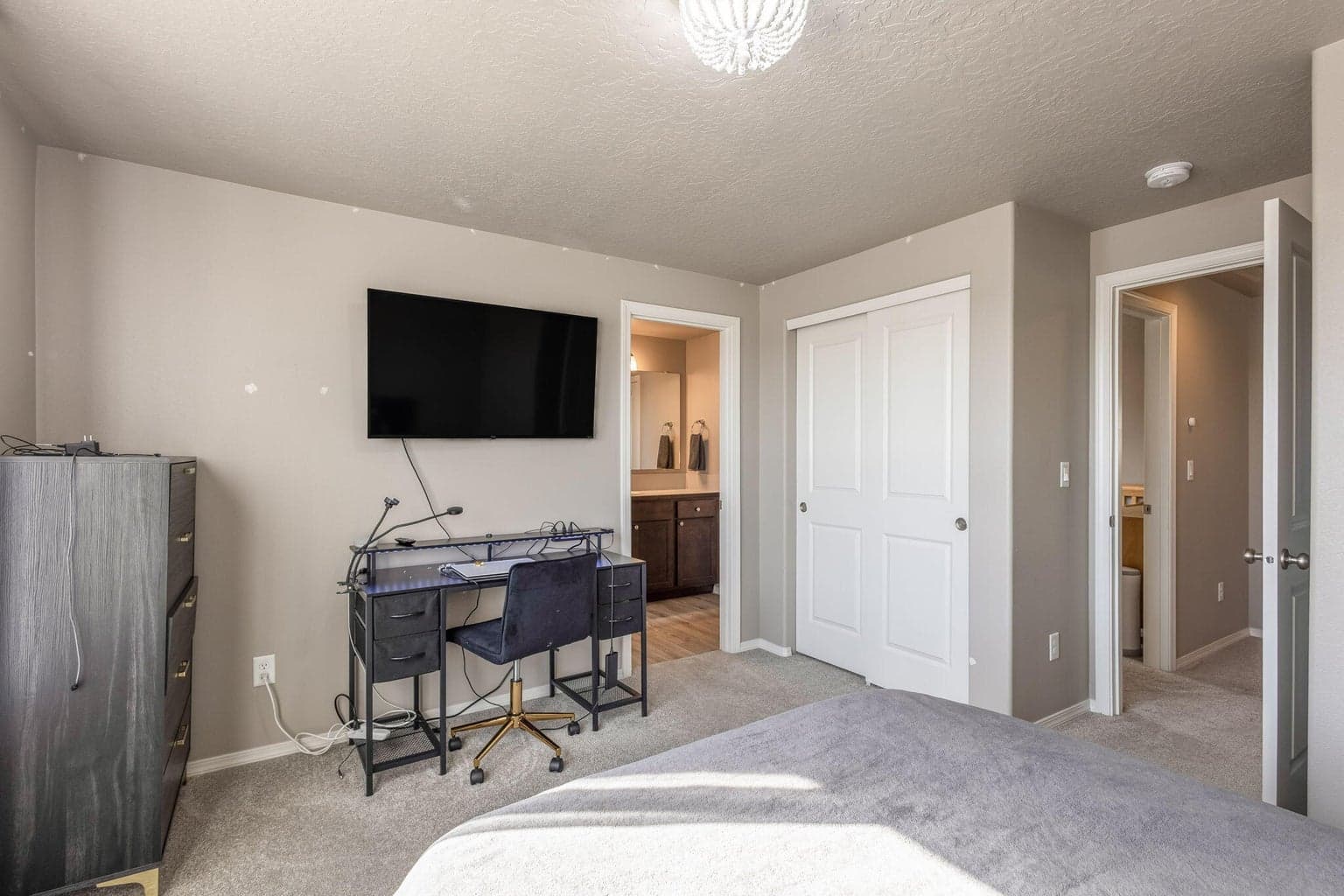 Photo of 2535 NW Upas Way 21 of 33