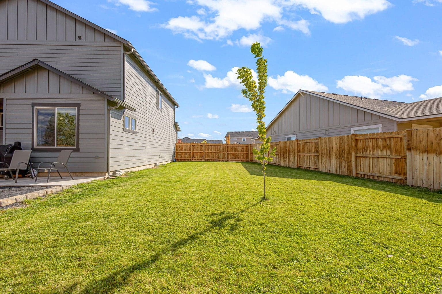 Photo of 2535 NW Upas Way 25 of 33