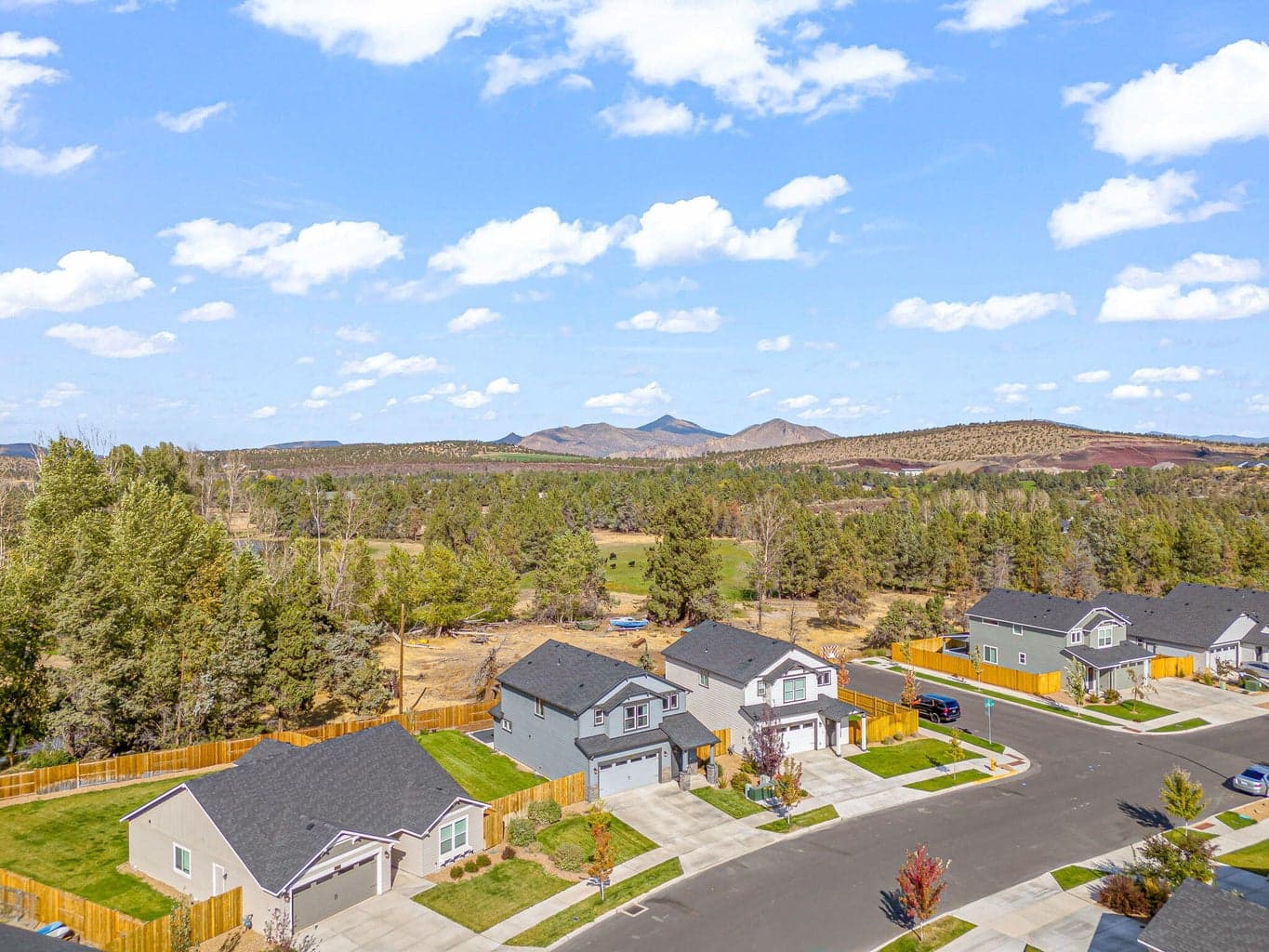 Photo of 2535 NW Upas Way 30 of 33