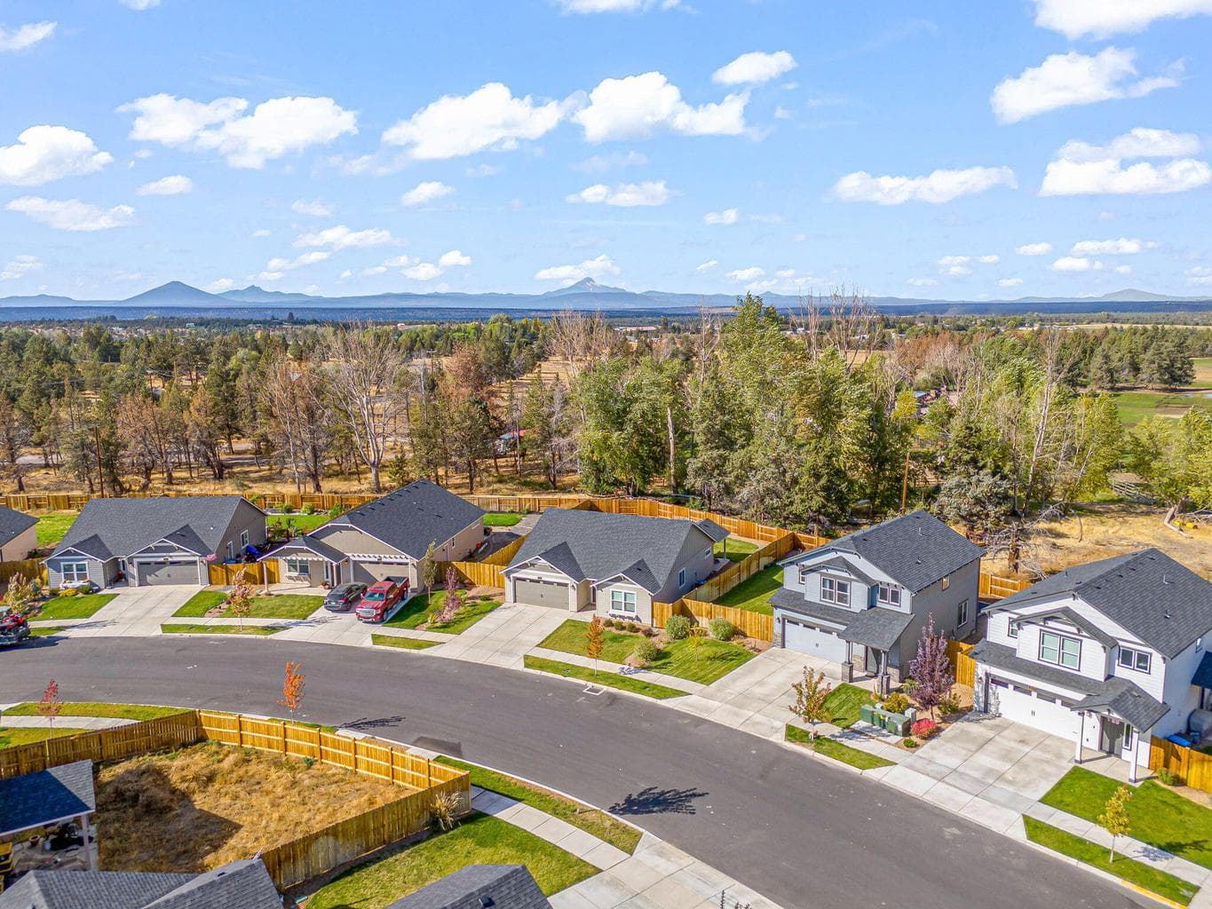 Photo of 2535 NW Upas Way 31 of 33