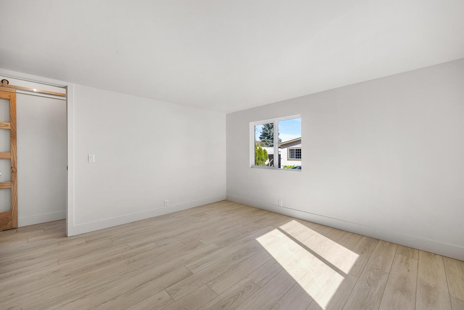 2nd bedroom is large.