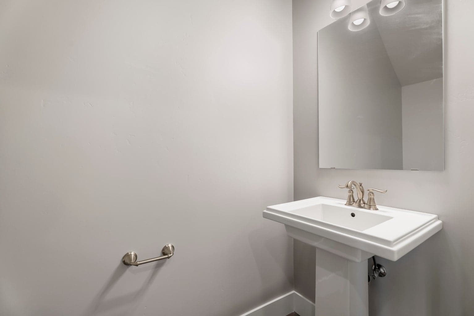 Photo of 3937 SW Coyote Avenue 13 of 24