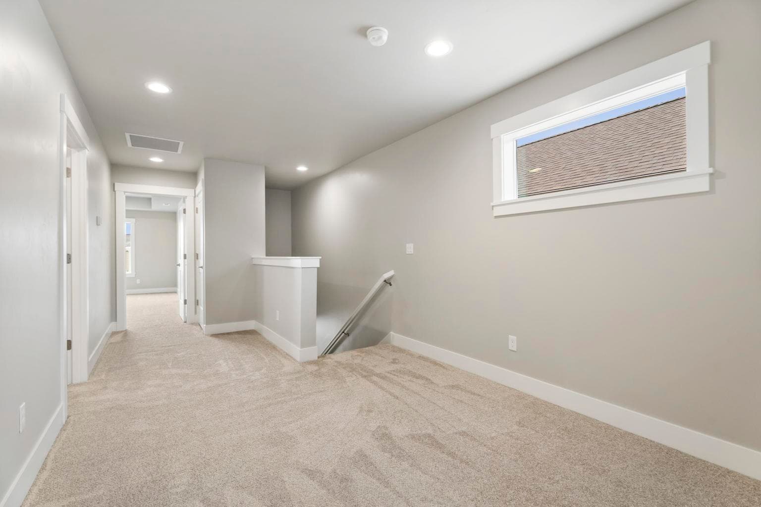 Photo of 3937 SW Coyote Avenue 14 of 24