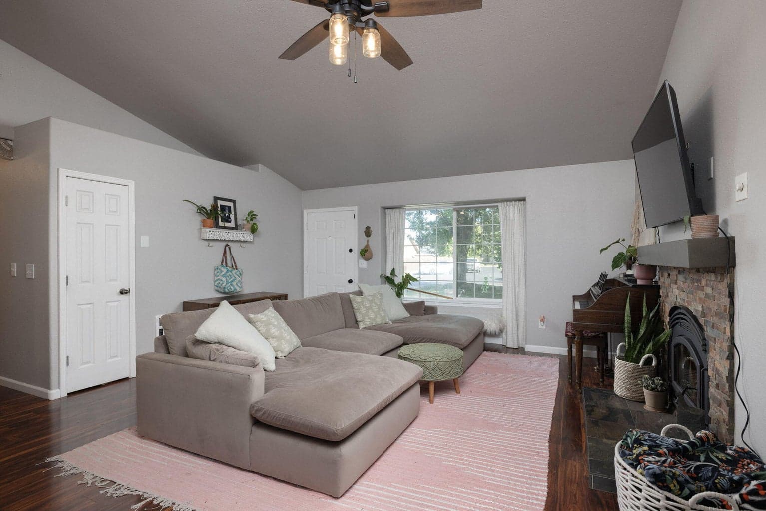 Photo of 919 NW 20th Court 8 of 34