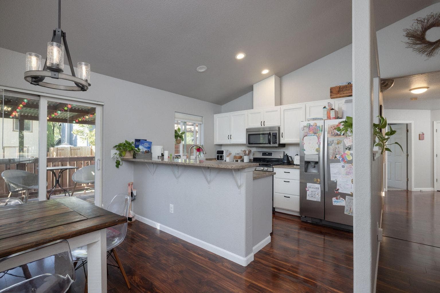 Photo of 919 NW 20th Court 12 of 34